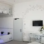 Metro Hotel