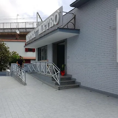 Metro 3* Nápoles